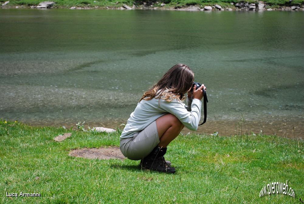 38 Fotografa concentrata .JPG